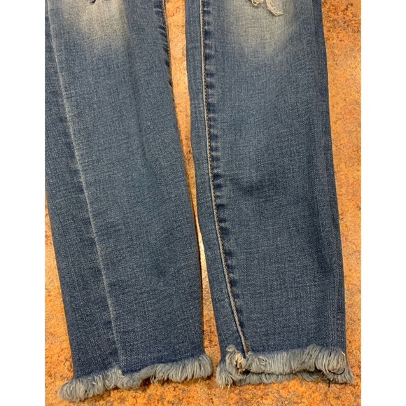 American Eagle Distressed  Jeans  Size 2R (W26\L28 - Picture 7 of 8